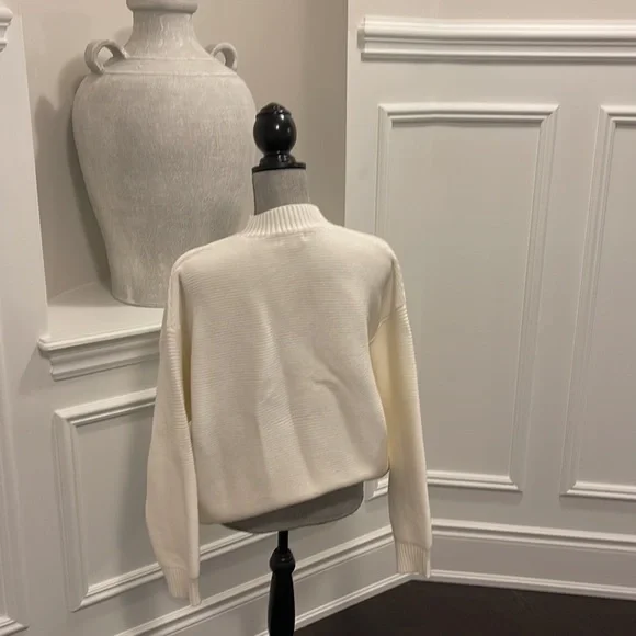 Gorgeous Ivory Sweater - Picture 5 of 7
